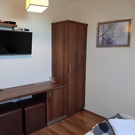 Viktoria Lovas Panzio B&B Győr
